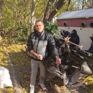 Meet your Posher, Ernesto